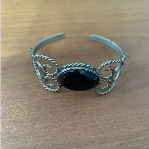 Pretty little bracelet - Picture 1 of 1